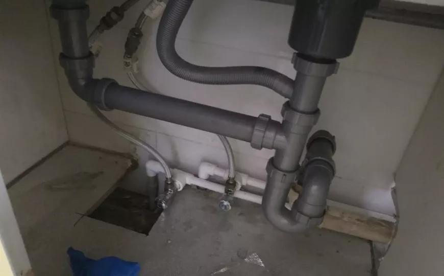 洗手盆塞子漏水妙招,洗手盆下pvc水管的接头漏水怎么办