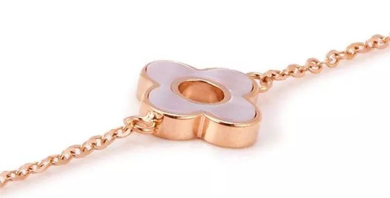 彩金戴久了会掉色么,彩金戴久了会掉颜色吗