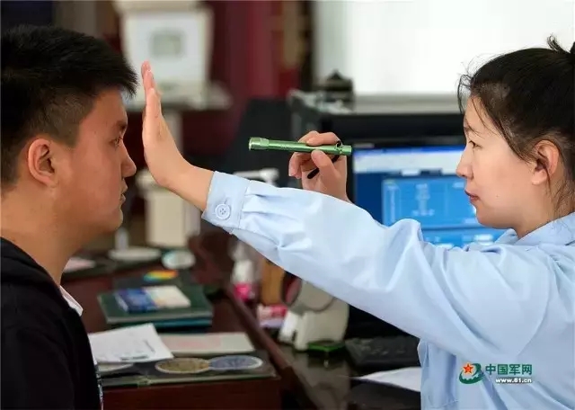 近视激光手术不满半年能过军检吗,6月份做近视手术8月份能过军检吗