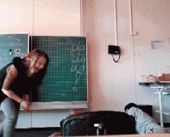 外国人少系列:这是黑人版快手吧?至少也是作死界的王者级别