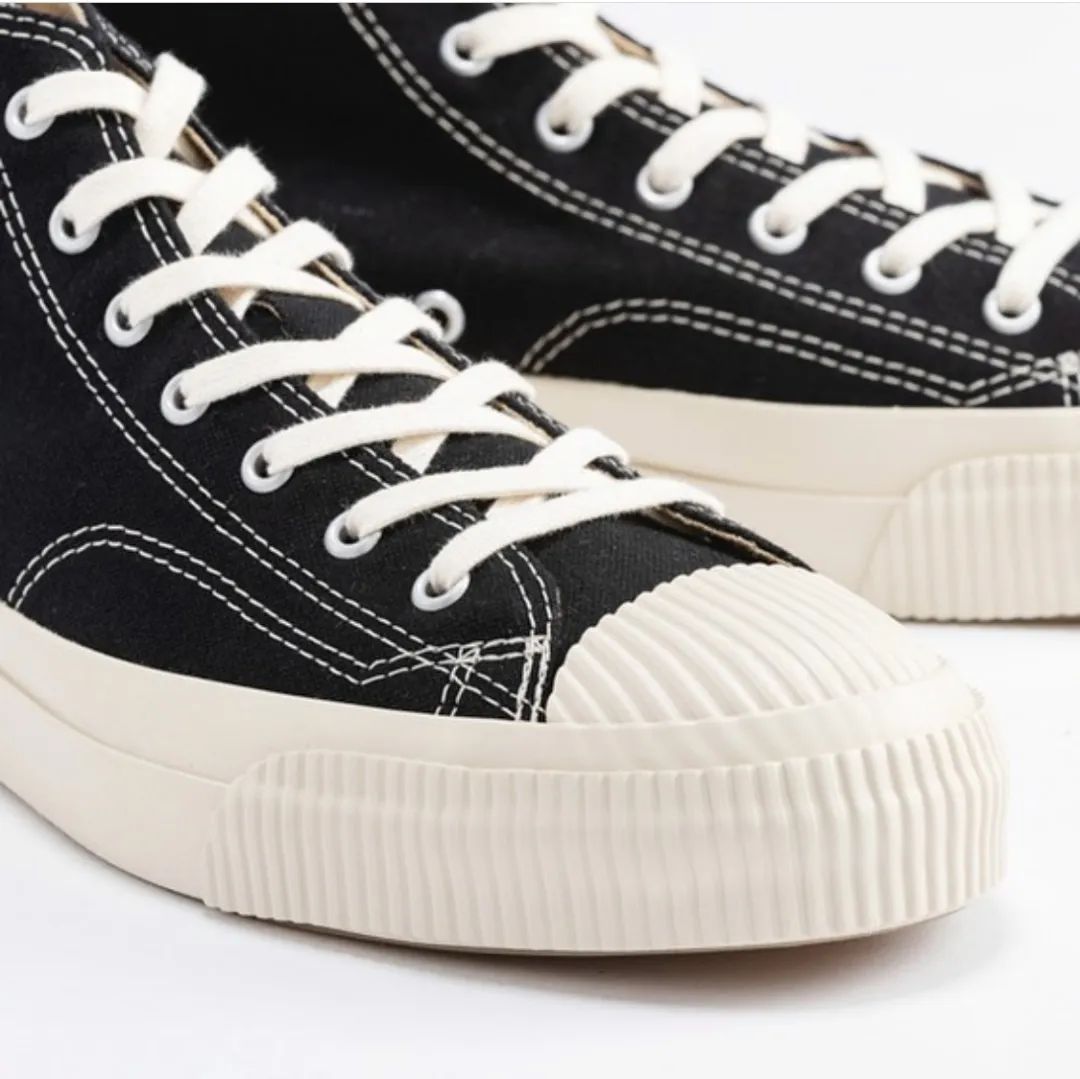 今年流行的帆布鞋长什么样子,今年流行的帆布鞋花纹