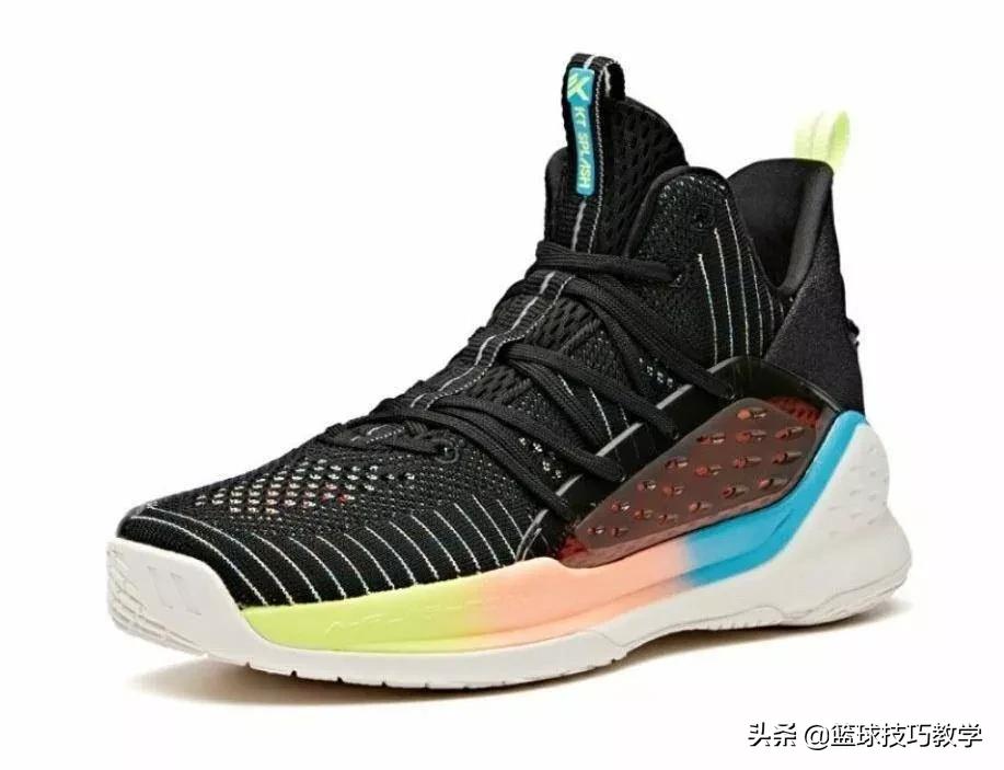 克莱汤普森回归首秀穿什么鞋 (克莱汤普森复出首秀什么鞋)