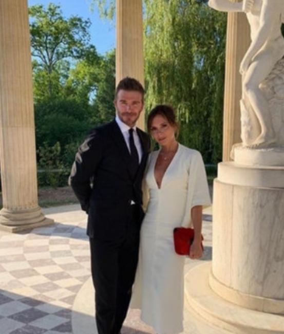 贝克汉姆街头约会被拍,贝克汉姆维多利亚写真