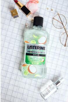 李施德林漱口水赠品怎么开盖,李施德林漱口水带货