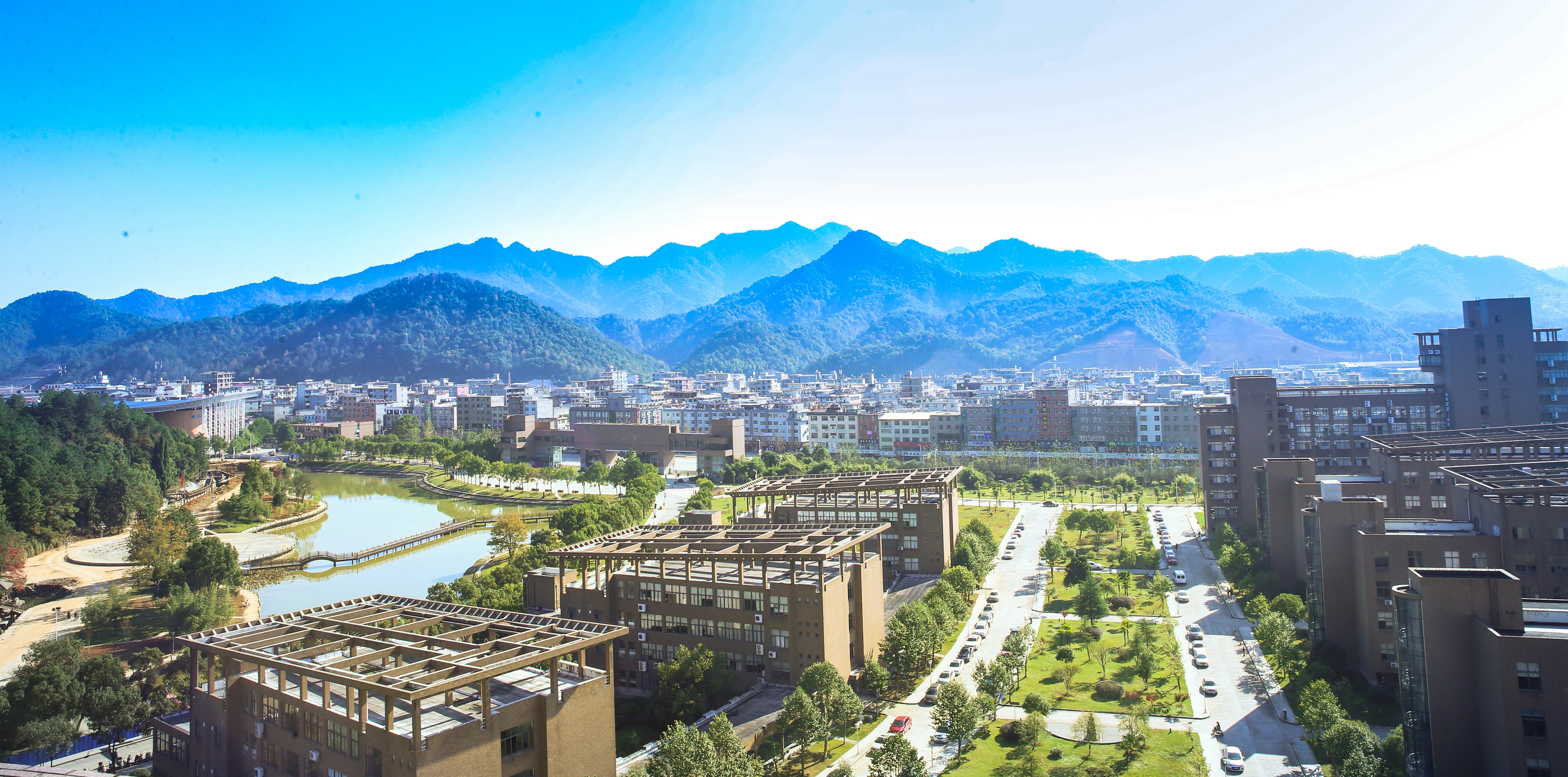 以陶瓷命名的几所大学,中国唯一的陶瓷大学