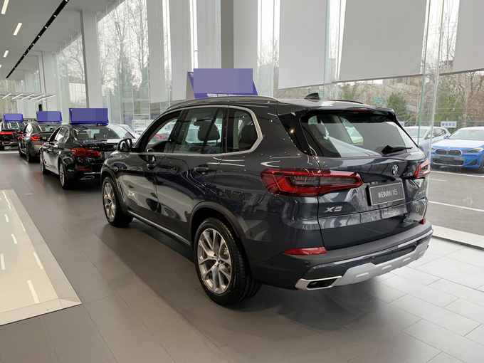 宝马冰火两重天,宝马4s店325砍价