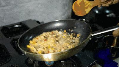 蛋炒饭最简单也最困难，这些窍门能让你的炒饭好吃到不行