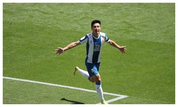 回顾武磊攻破巴萨球门瞬间,回顾武磊留洋全进球