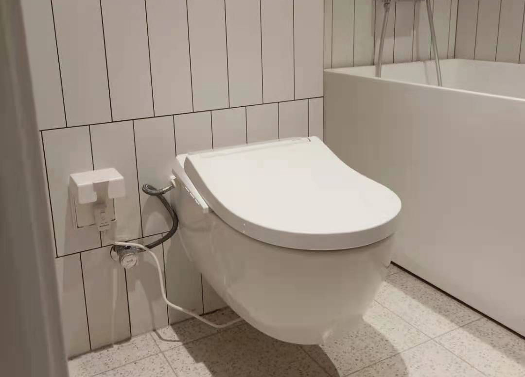 买马桶在线上买还是在实体店买好,卖马桶店