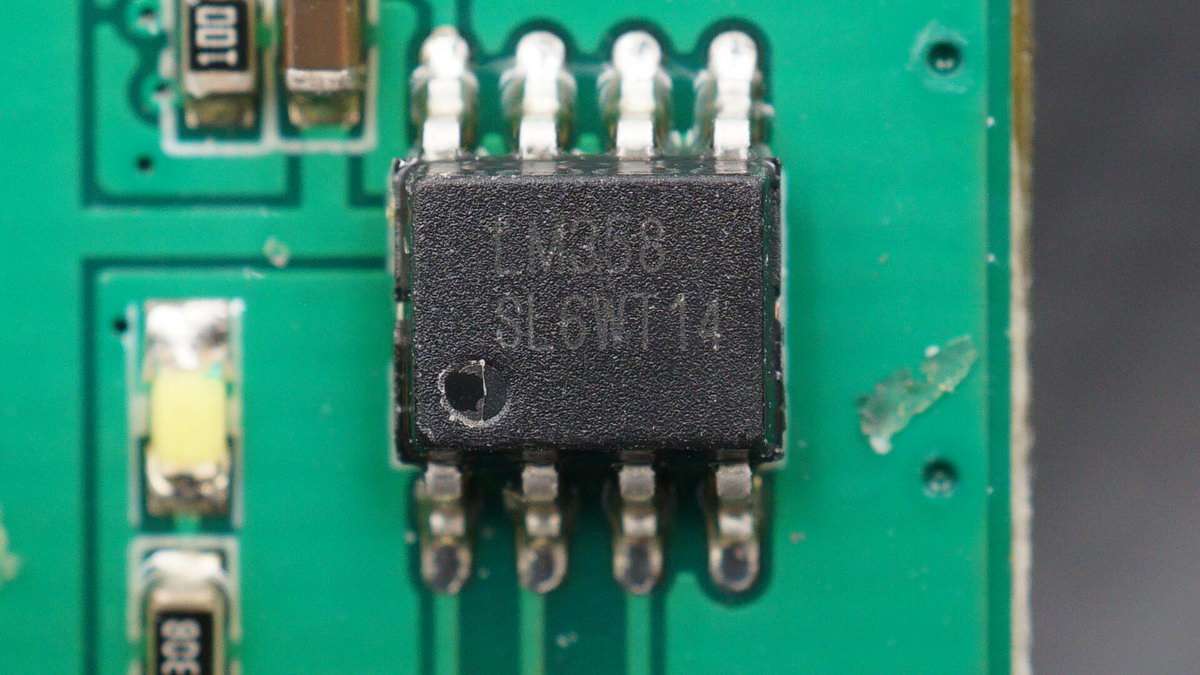 公牛便携式电源拆解,公牛1800w户外电源拆解