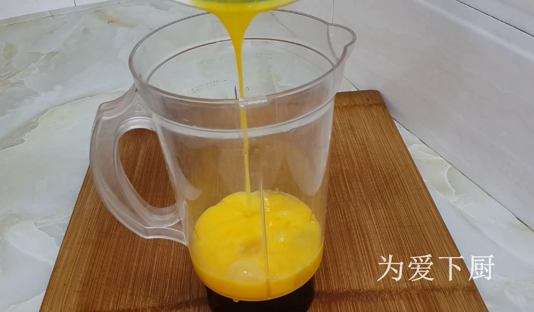 只用牛奶和鸡蛋做蛋糕不用打蛋器,鸡蛋做蛋糕简单不用烤箱