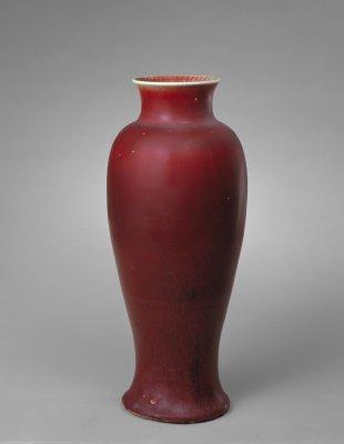 浅绿色釉瓷器,深绿色釉的瓷器