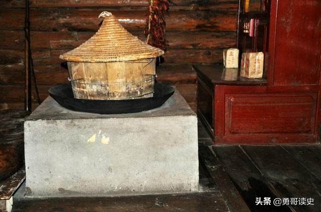 云南八大怪一道菜,云南十八怪三个蚊子一盘菜是什么