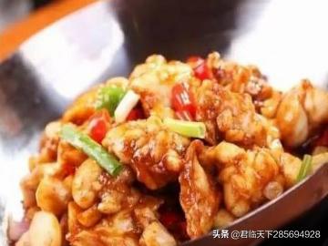 牛蛙烧肥肠做法教程,肥肠牛蛙干锅