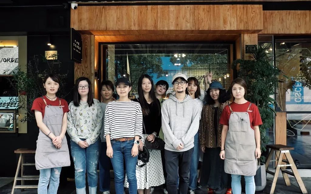 花椒、蛋烘糕和肉桂,对头,这里是咖啡店