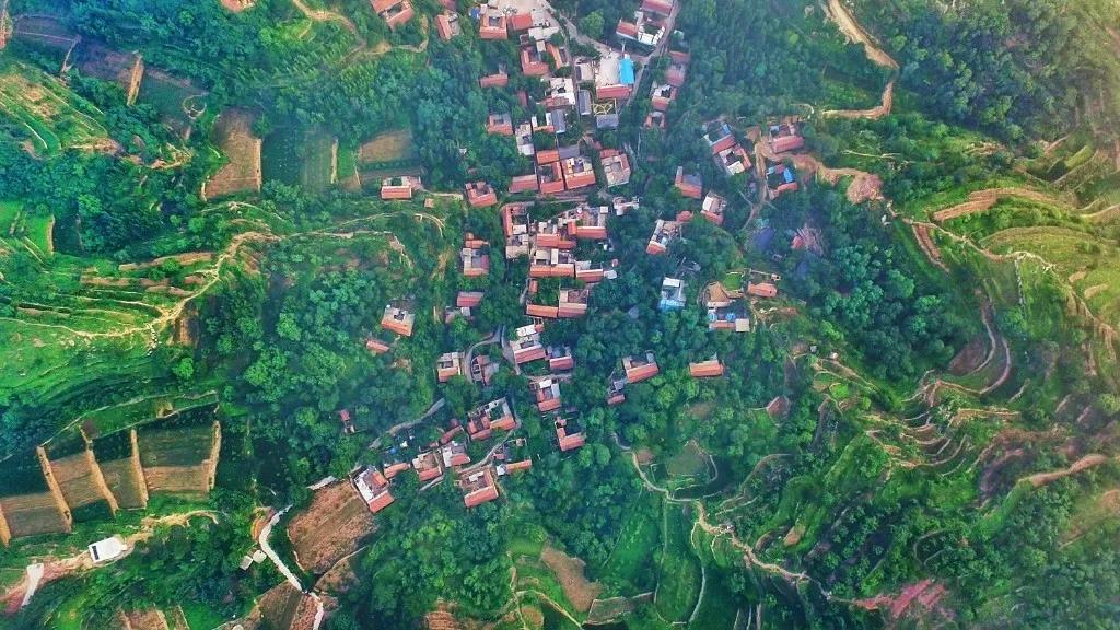 灵山秀水度深秋,灵山秀水堪称世外桃源