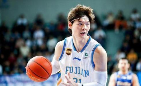 王哲林向杜锋请战,王泉泽王哲林