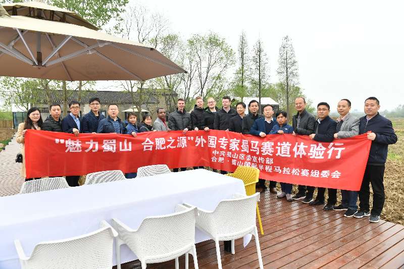 蜀马赛道展现大美蜀山,体验国际顶级赛车场