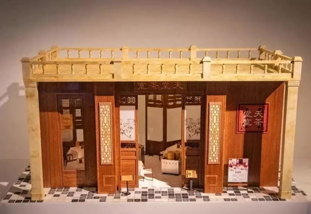 纸扎登上巴黎设计周,巴黎时装周纸扎