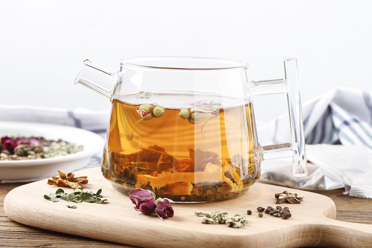 人生何其乐偷得浮生半日闲,偷得浮生半日闲喝茶养花是清欢