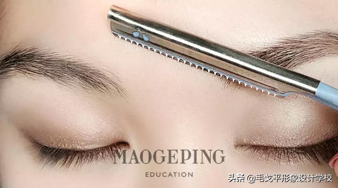 新手画眉最简单方法,最简单的画眉画法