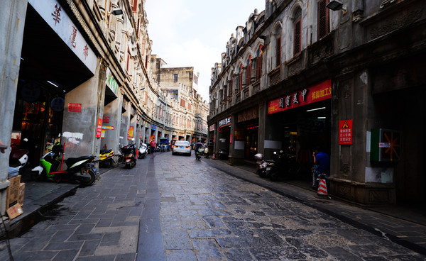 幸亏我来了再不来素材就没了,海南月亮湾的夜晚