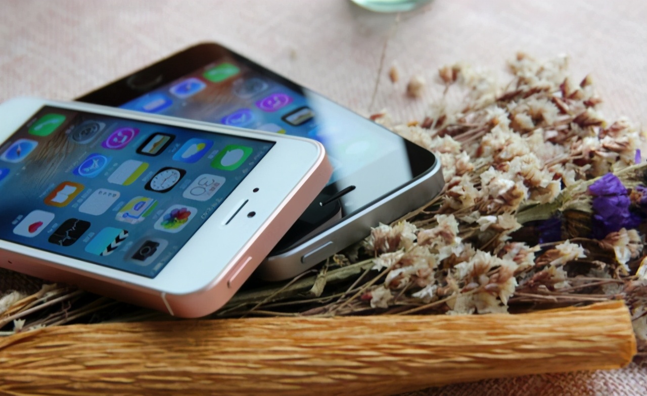 iphone12mini触摸失灵,iphone手机屏幕失灵怎么解锁