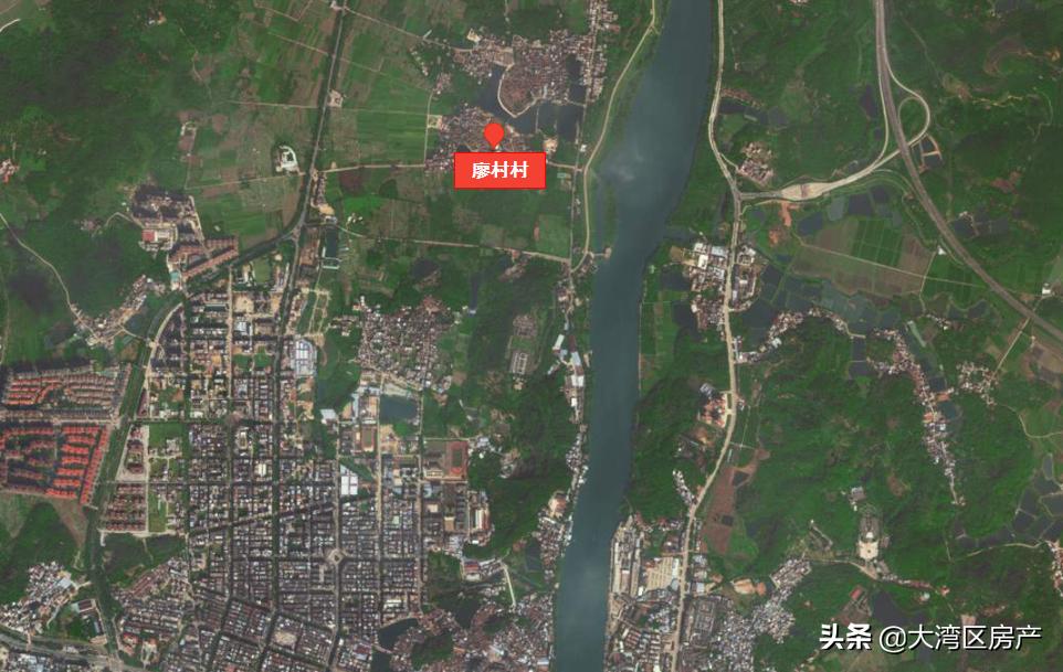 2025年建5万个足球场,220亿修建足球场