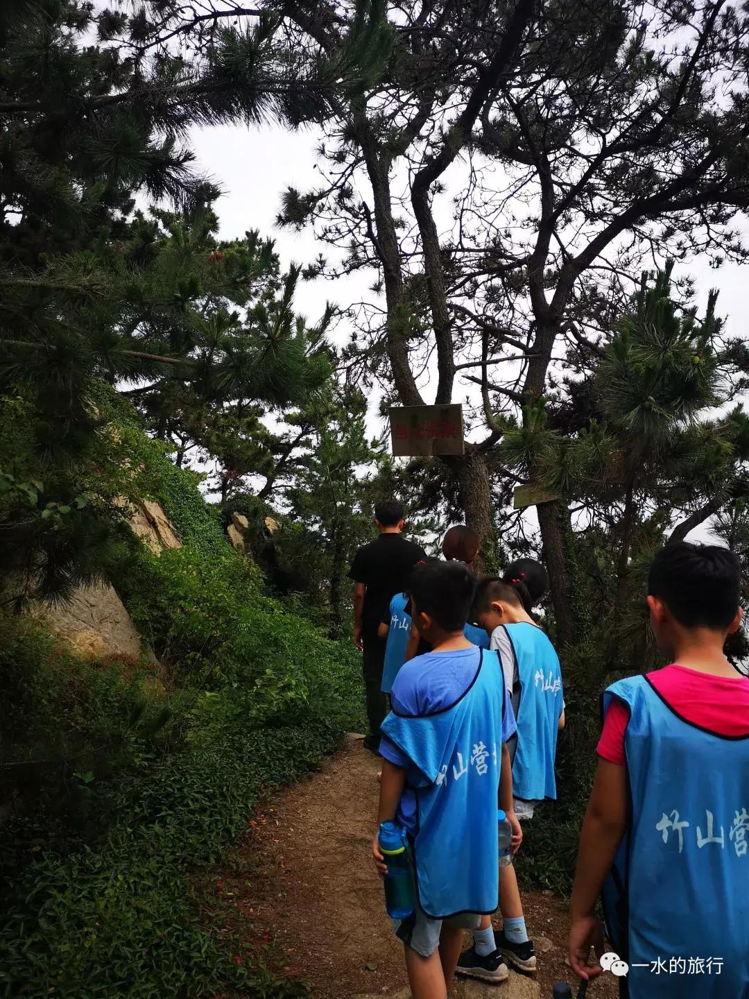 这座海中小岛与秦始皇有关，去的人很少，原生态未开发