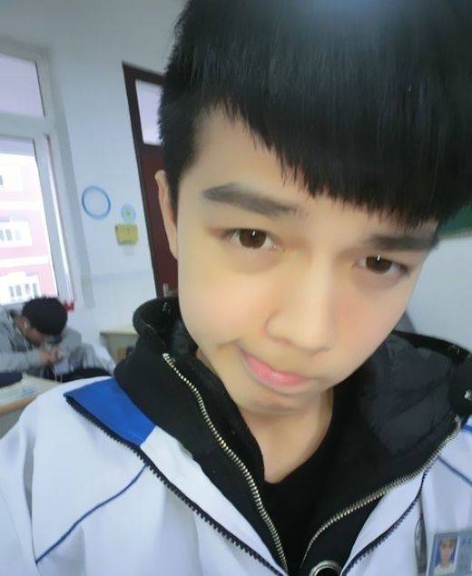 他因变形计成名，从青年老板变国家认证老赖，害家庭破产妹妹辍学