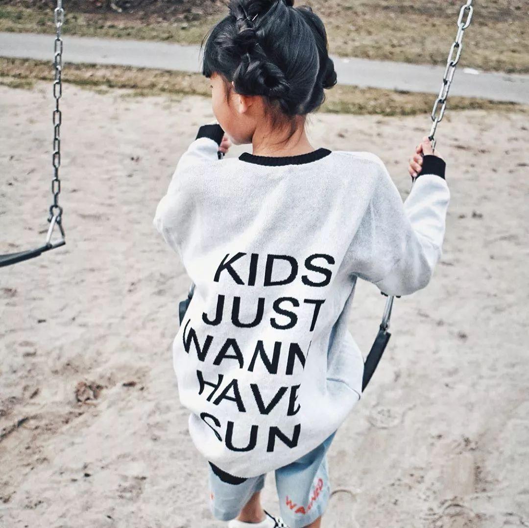 9岁小姑娘滑板视频,9岁滑板女孩