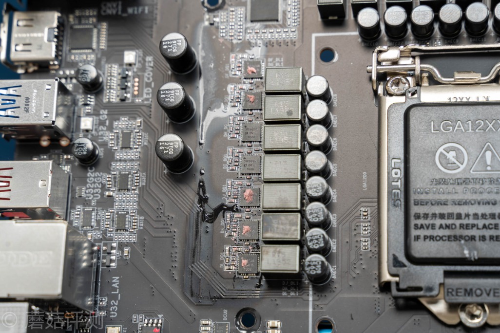 技嘉z490aorusproax主板多大,技嘉z490aorusproax是超级雕吗