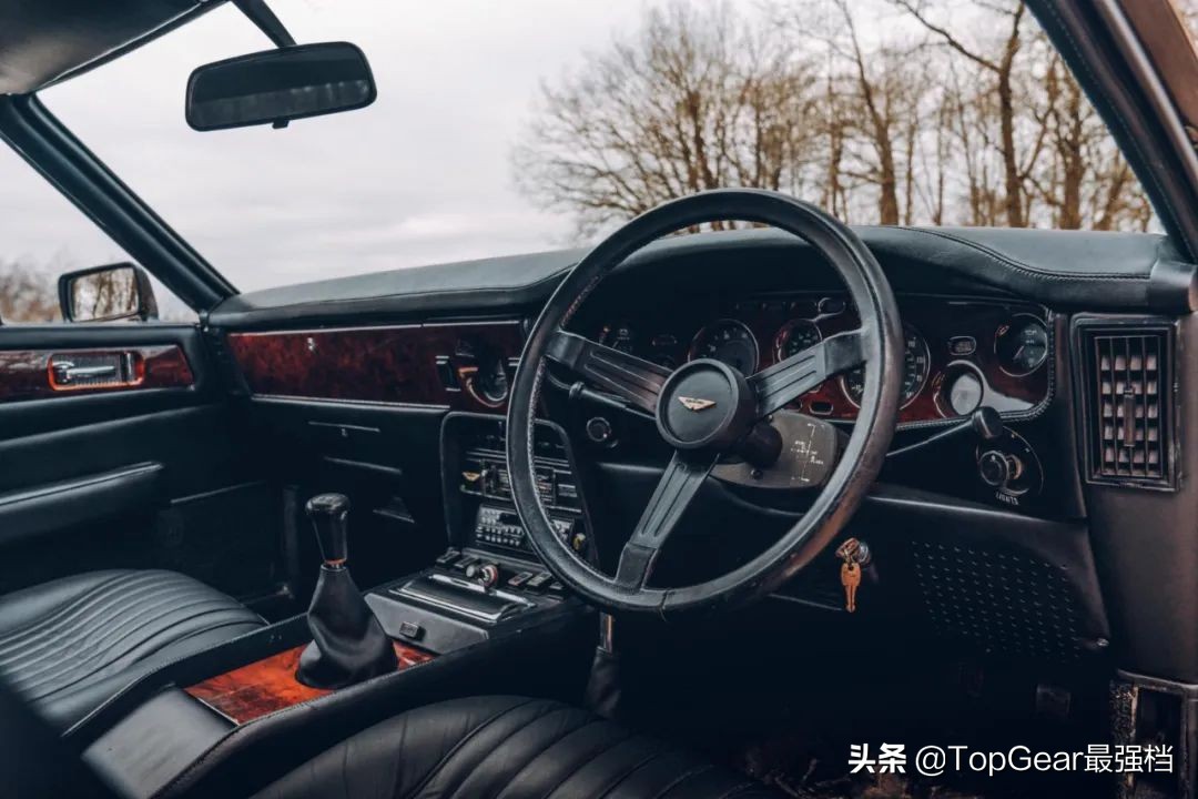 007座驾阿斯顿马丁电影片段,007座驾路特斯