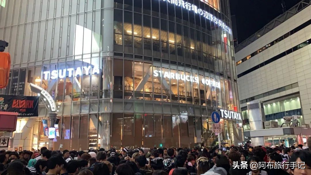 日本涩谷万圣节旅游攻略,日本东京高楼看涩谷万圣节盛况