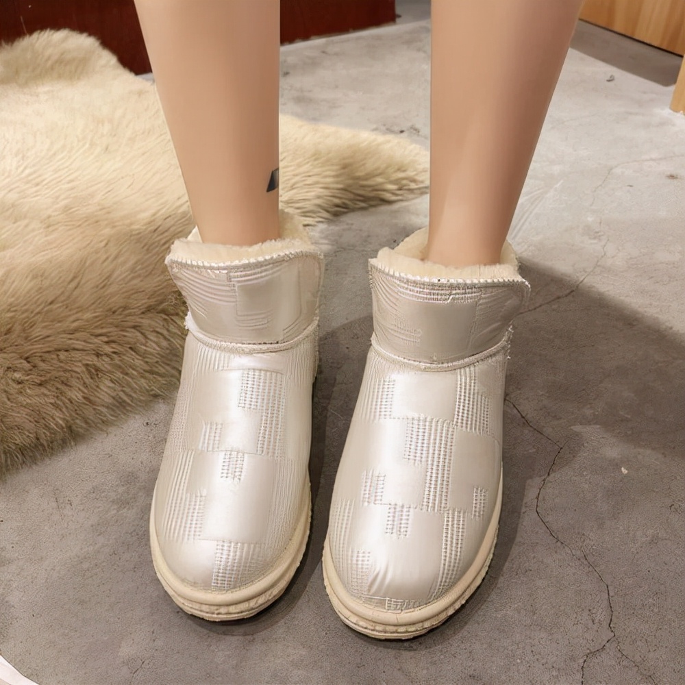 麂皮雪地靴脏了怎么清洗,翻毛皮雪地靴鞋脏了怎么清洗妙招