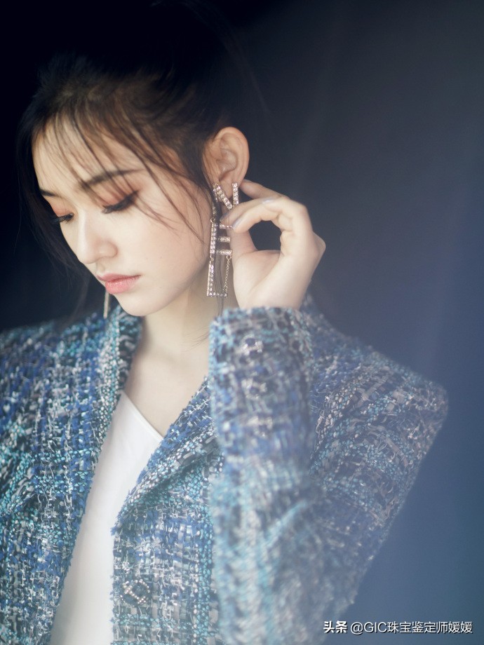 林允现身烈焰红唇,林允惊喜现身