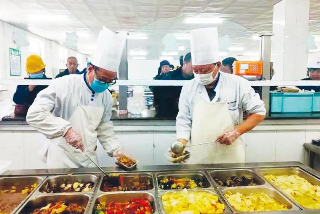 最厚的雪VS最深的情，数万鞍钢人以如炬决心打响立冬之战