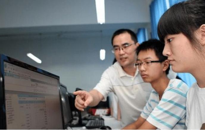 女生适合学的专业就业前景好的,未来几年女生就业前景好的专业