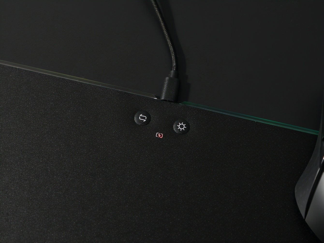 雷柏无线充电鼠标垫测评,雷柏v10rgb鼠标垫打游戏