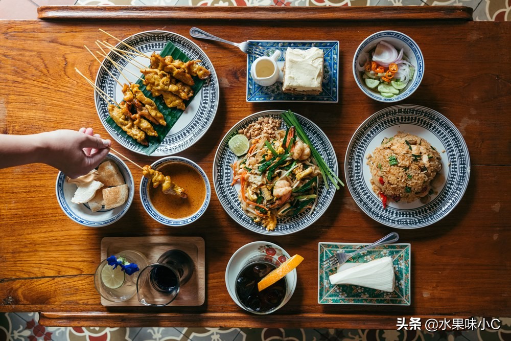 在曼谷中药咖啡店，寻找中泰混血的生活样貌。