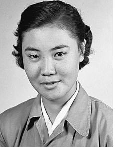 唱《我的祖国》郭兰英:1婚成弃妇,2婚成寡妇,90岁的她现如何?