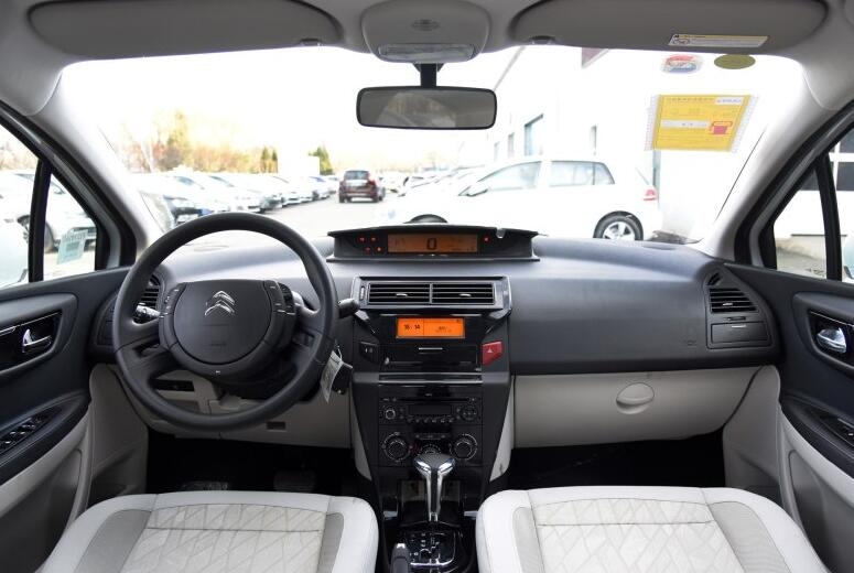 2012上牌的蒙迪欧致胜是哪一款,蒙迪欧致胜好还是七代雅阁好