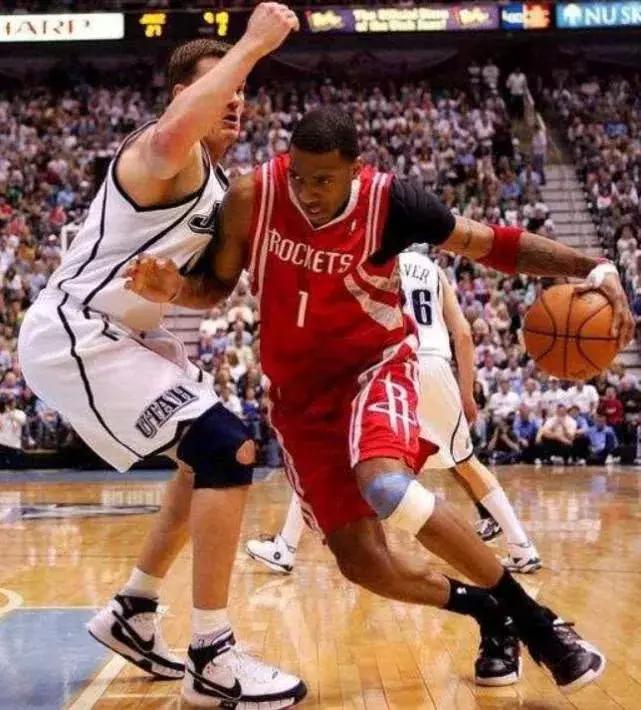 麦迪为什么投篮弧度低,麦迪天生脊柱弯曲的影响