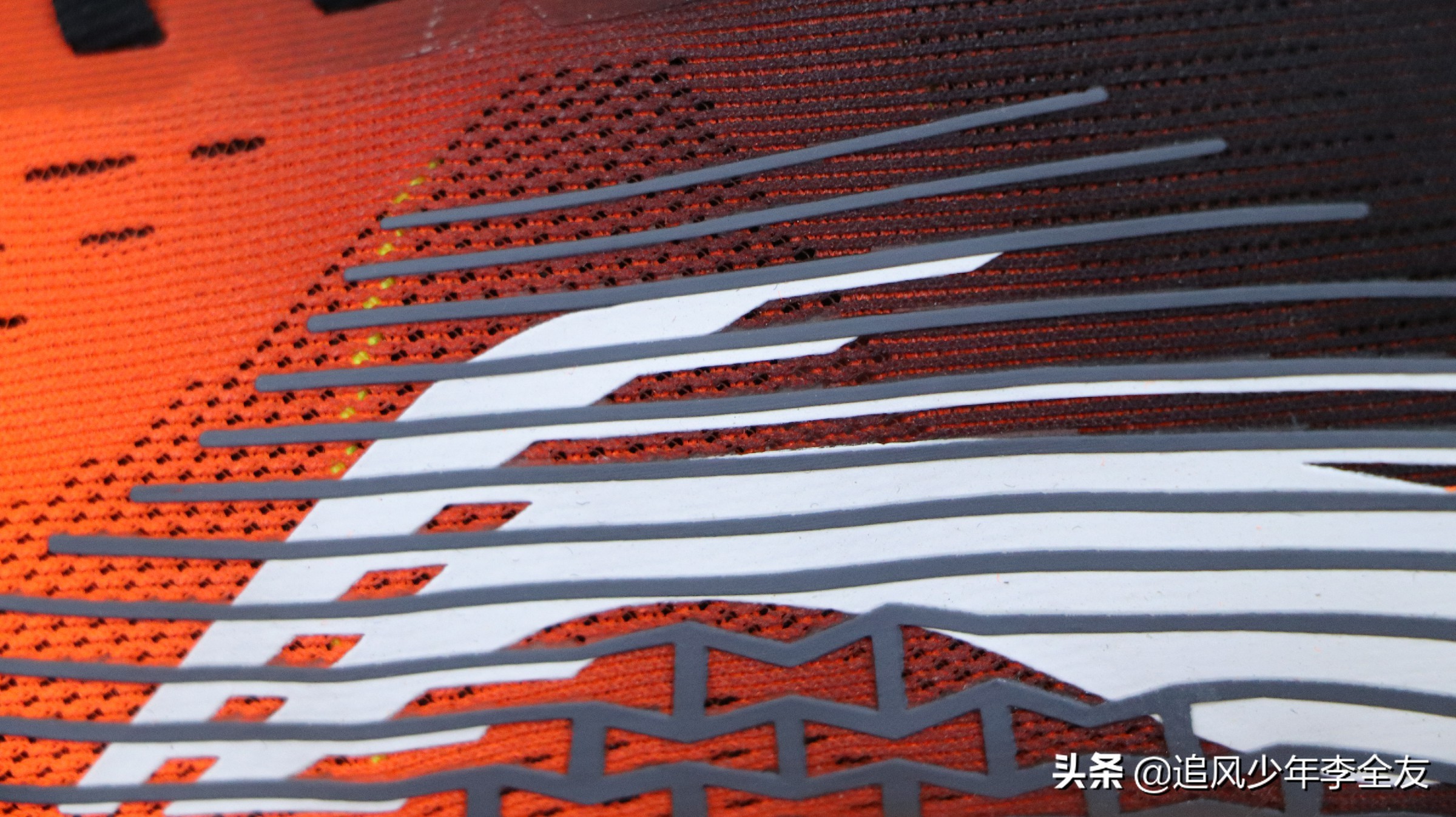 李宁冲云跑鞋和李宁赤兔4哪个好,李宁赤兔5pro在跑鞋中是什么档次