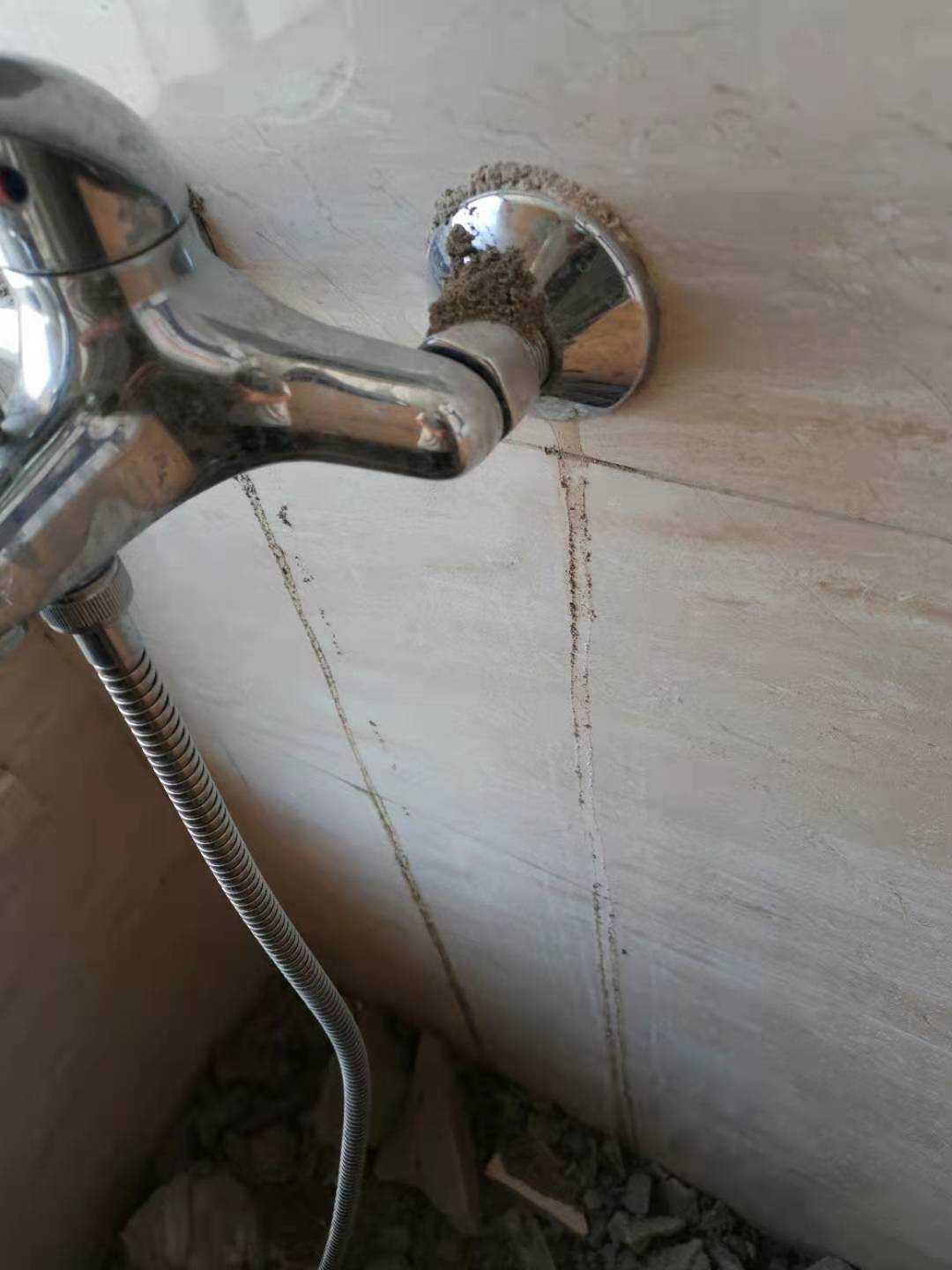 卫生间排污管怎样防漏水,卫生间排污管漏水的最佳解决方法