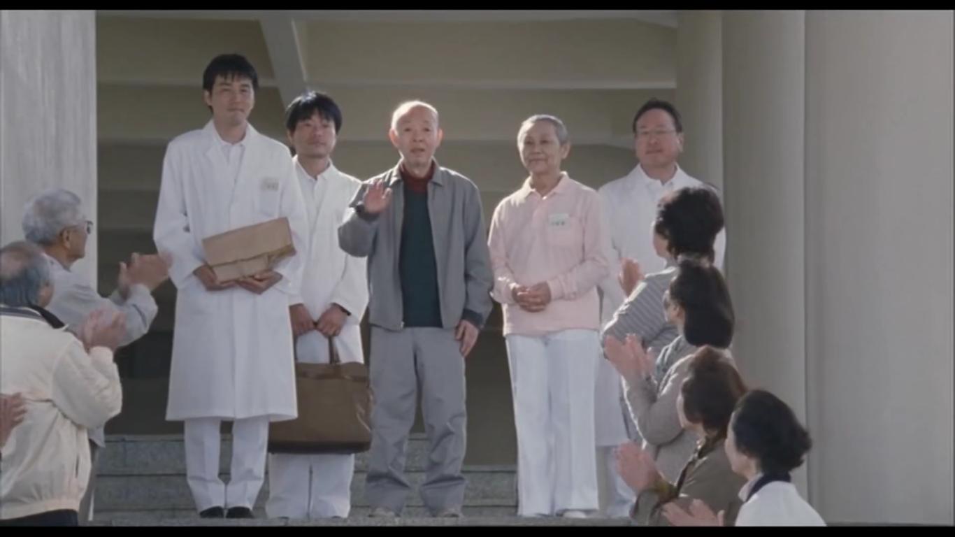 女护工入侵老人私生活，《0.5毫米》用“性空虚”揭开时代隐疾