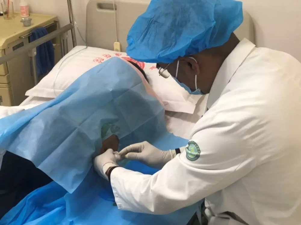 面对病人的质疑如何回应,家属质疑医院多收费