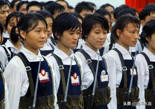 中国女性百年校服变化讲解,南方航空空乘制服的演变