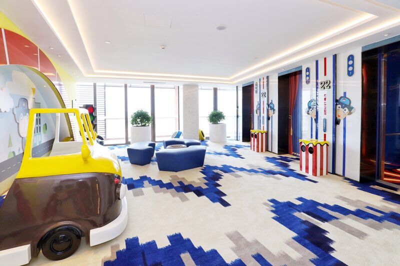 人鱼公主、汽车人伴孩子入睡，青岛首家自创IP沉浸式家庭亲子酒店开业