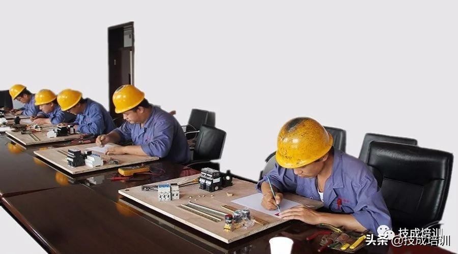 低压电工理论考试判断题真题讲解,低压电工考试试题632道题及答案